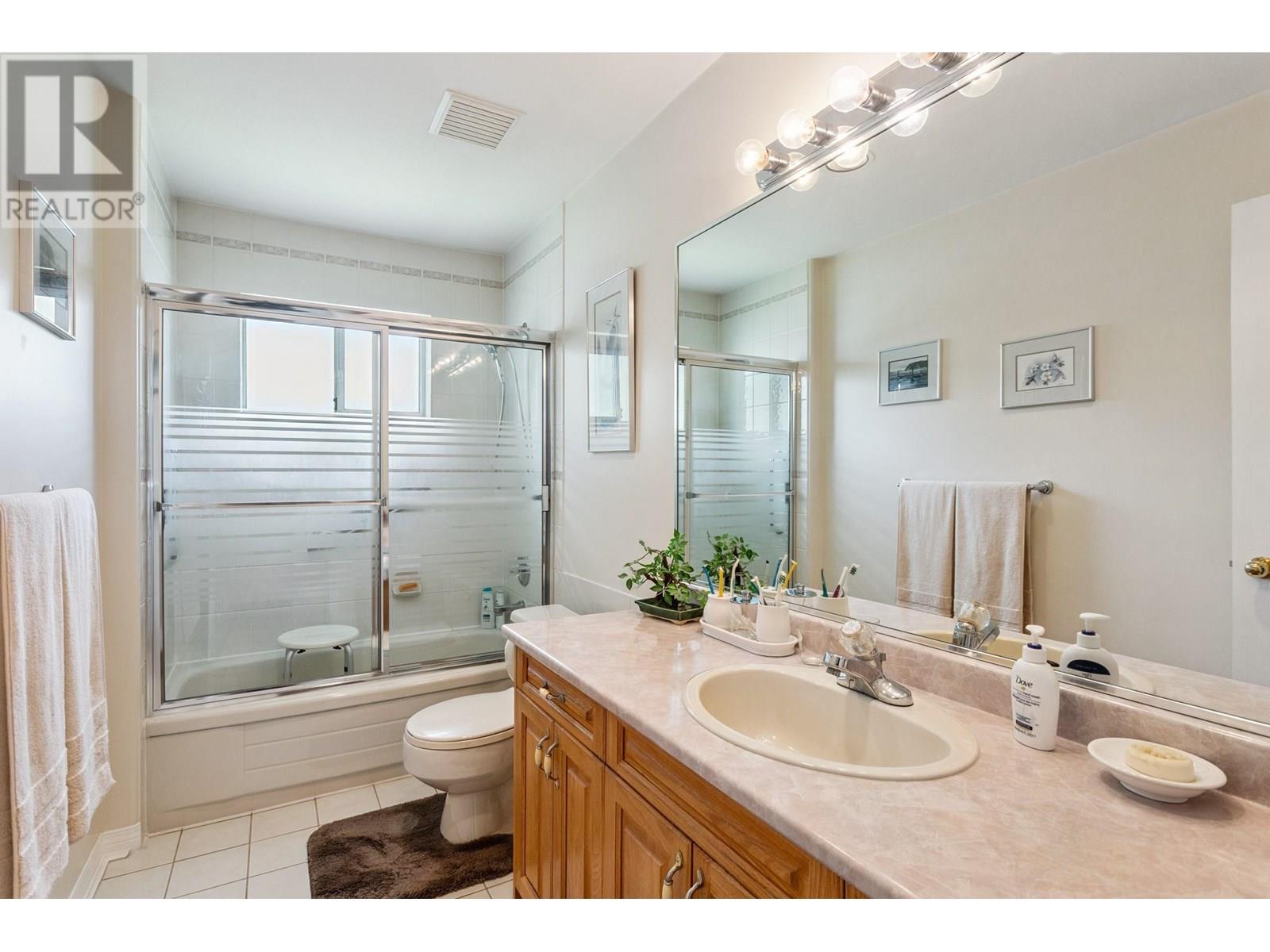 Photo 23 of 5889 Neville Street, Burnaby BC