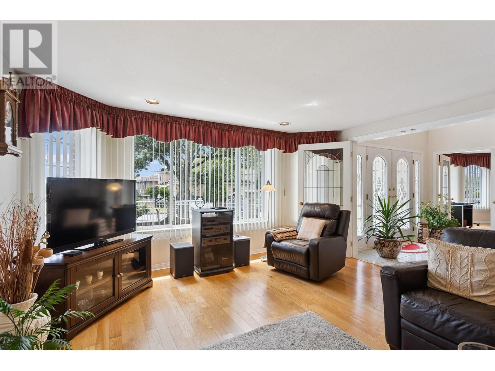 Photo 22 of 5889 Neville Street, Burnaby BC