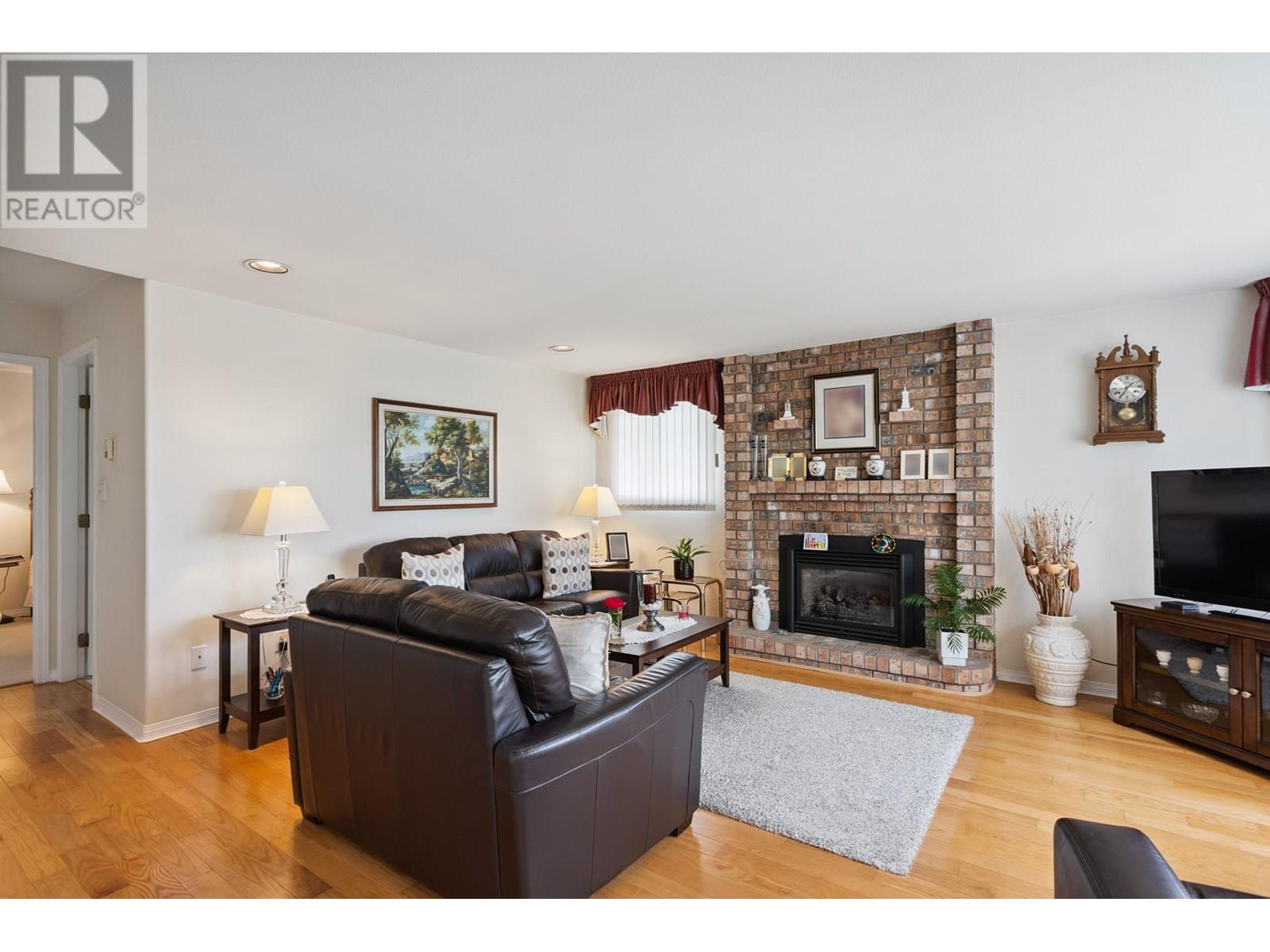 Photo 20 of 5889 Neville Street, Burnaby BC