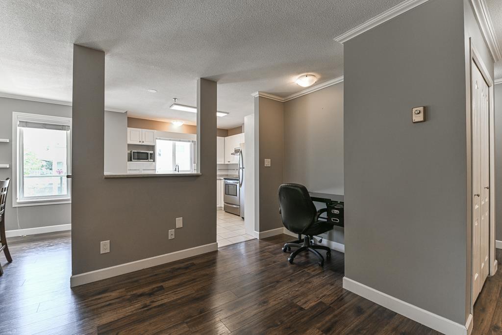 Photo 11 of 211 33688 King Road, Abbotsford BC
