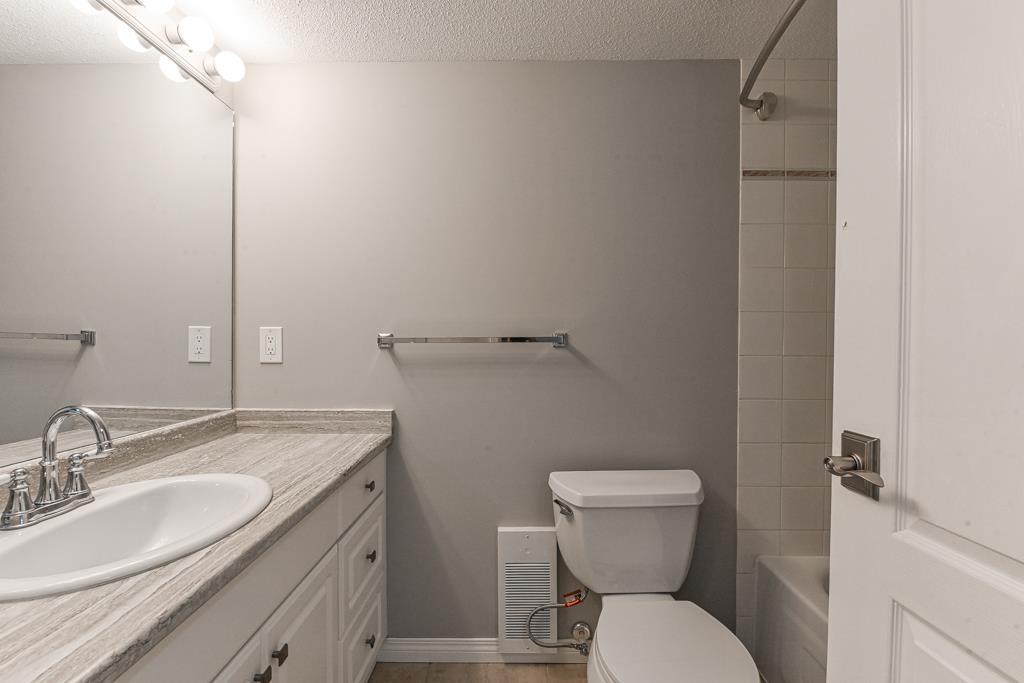 Photo 27 of 211 33688 King Road, Abbotsford BC