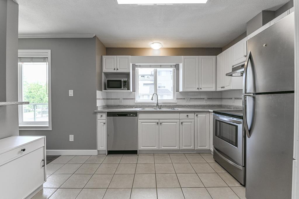 Photo 12 of 211 33688 King Road, Abbotsford BC