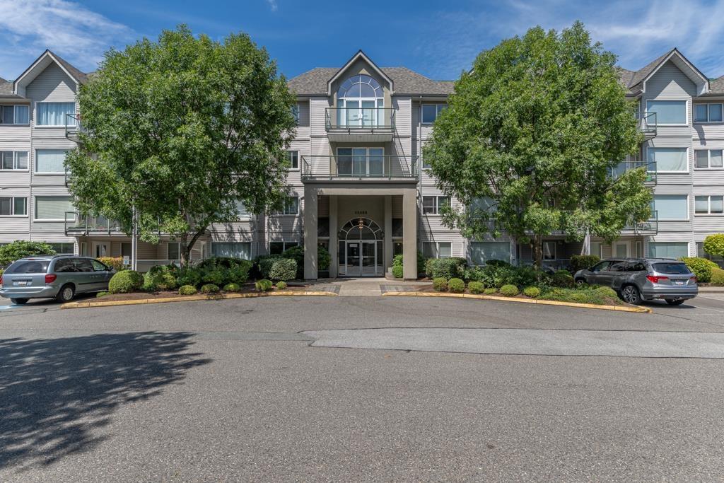 Photo 2 of 211 33688 King Road, Abbotsford BC