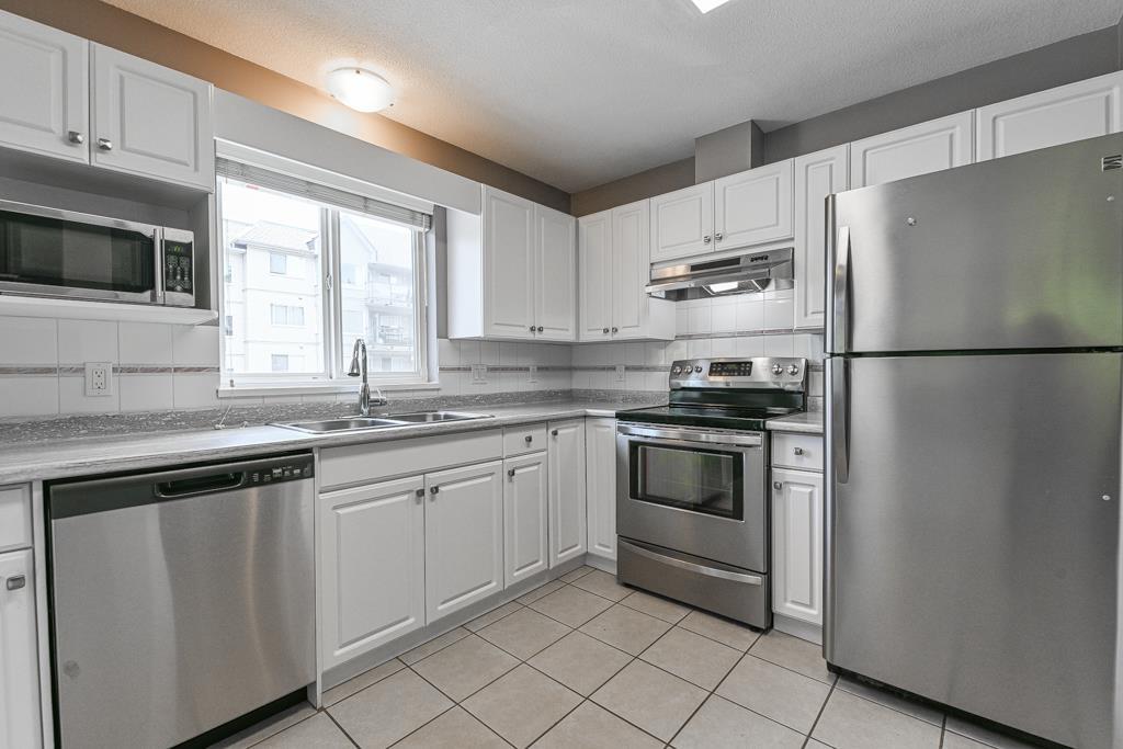 Photo 13 of 211 33688 King Road, Abbotsford BC