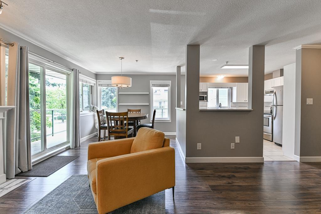 Photo 6 of 211 33688 King Road, Abbotsford BC