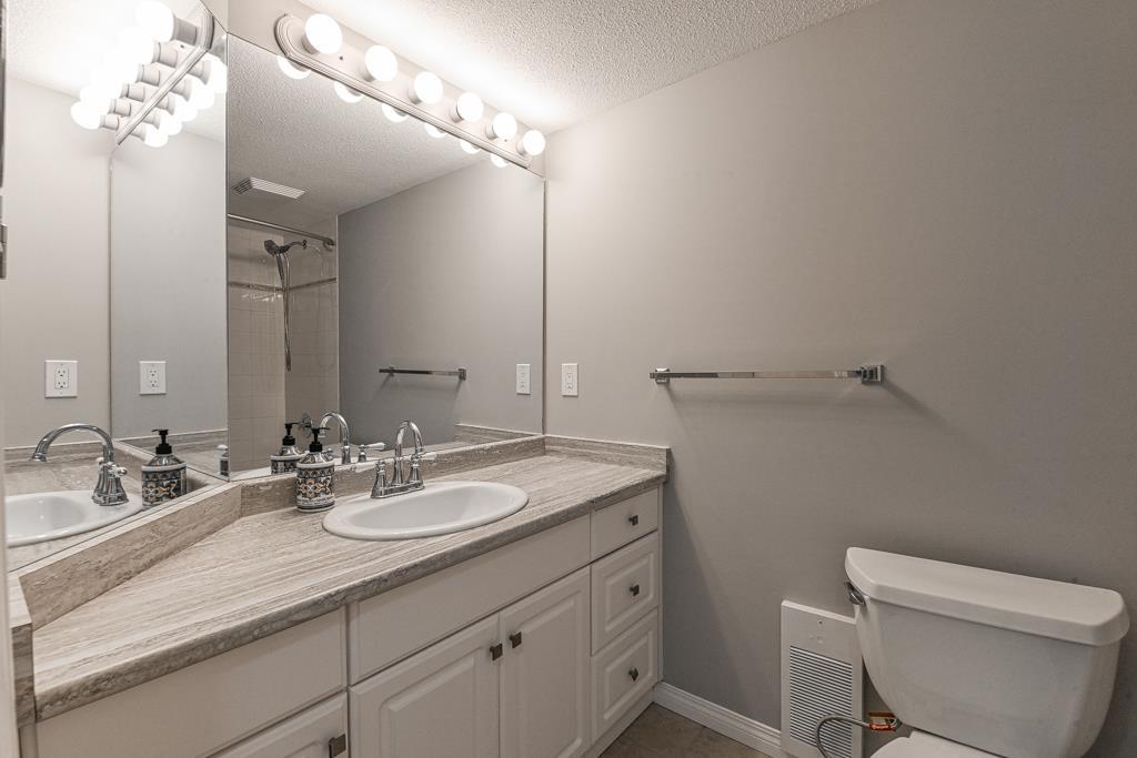 Photo 26 of 211 33688 King Road, Abbotsford BC