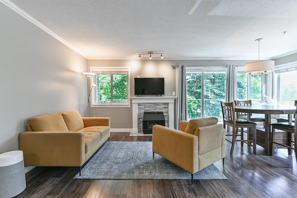 Photo 1 of 211 33688 King Road, Abbotsford BC