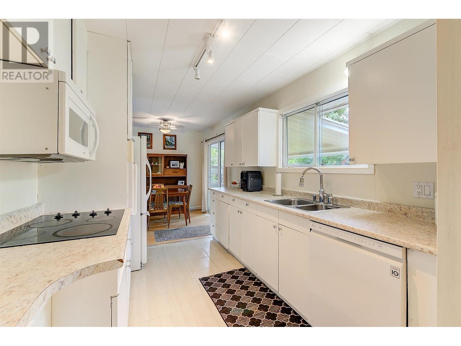  184 Snowsell Street North, Kelowna