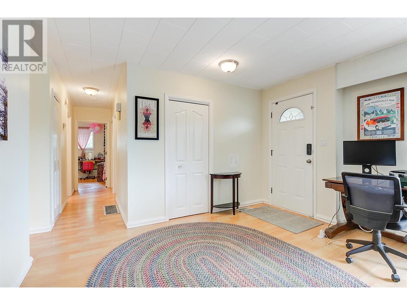  184 Snowsell Street North, Kelowna