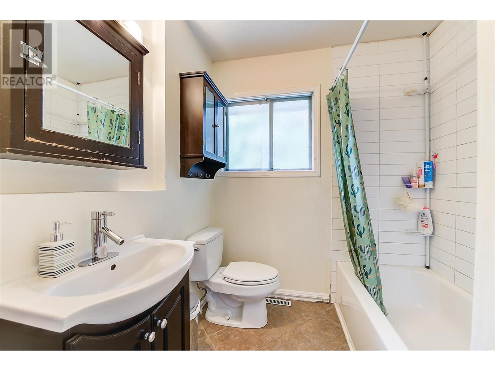  184 Snowsell Street North, Kelowna