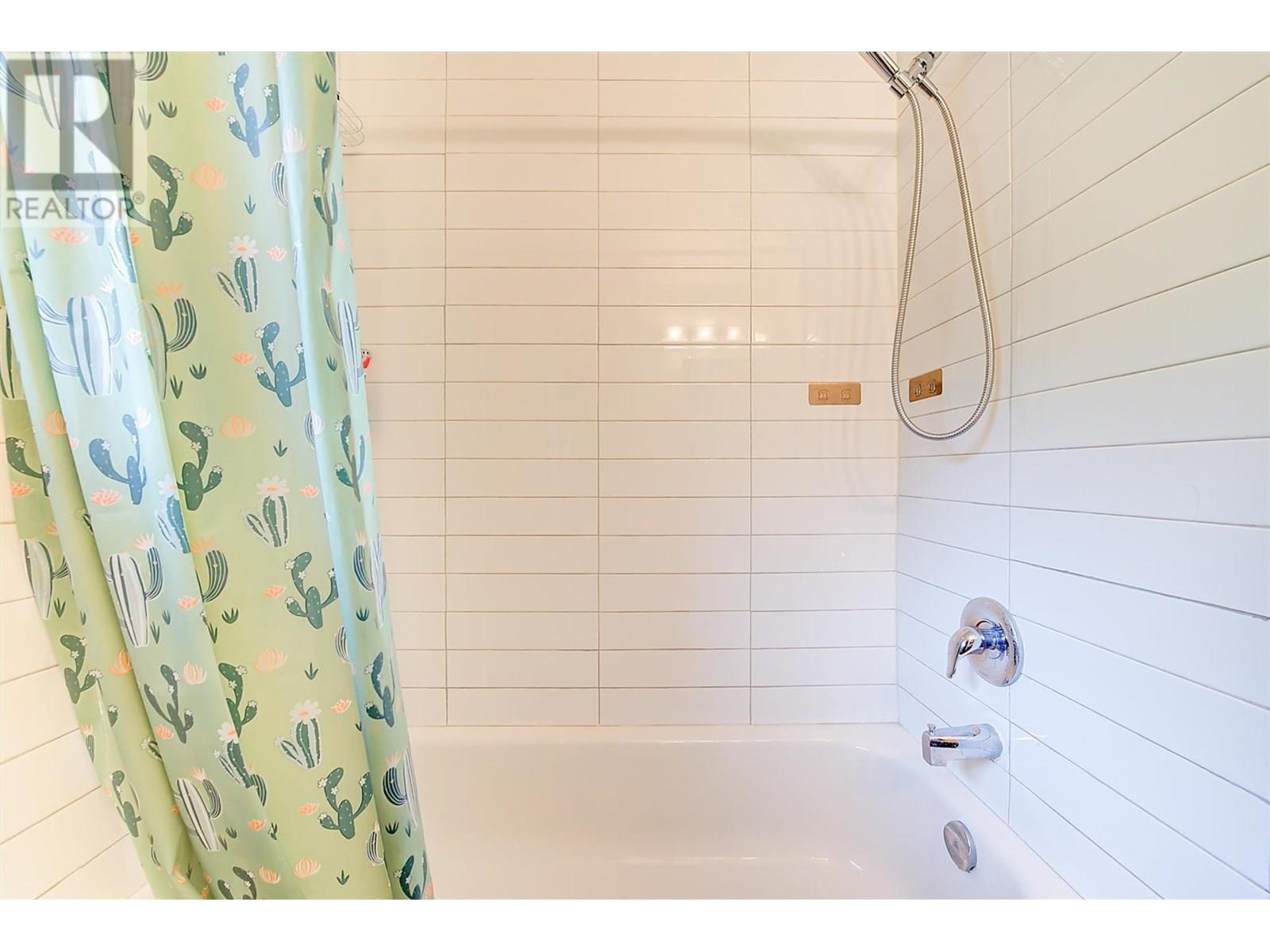  184 Snowsell Street North, Kelowna