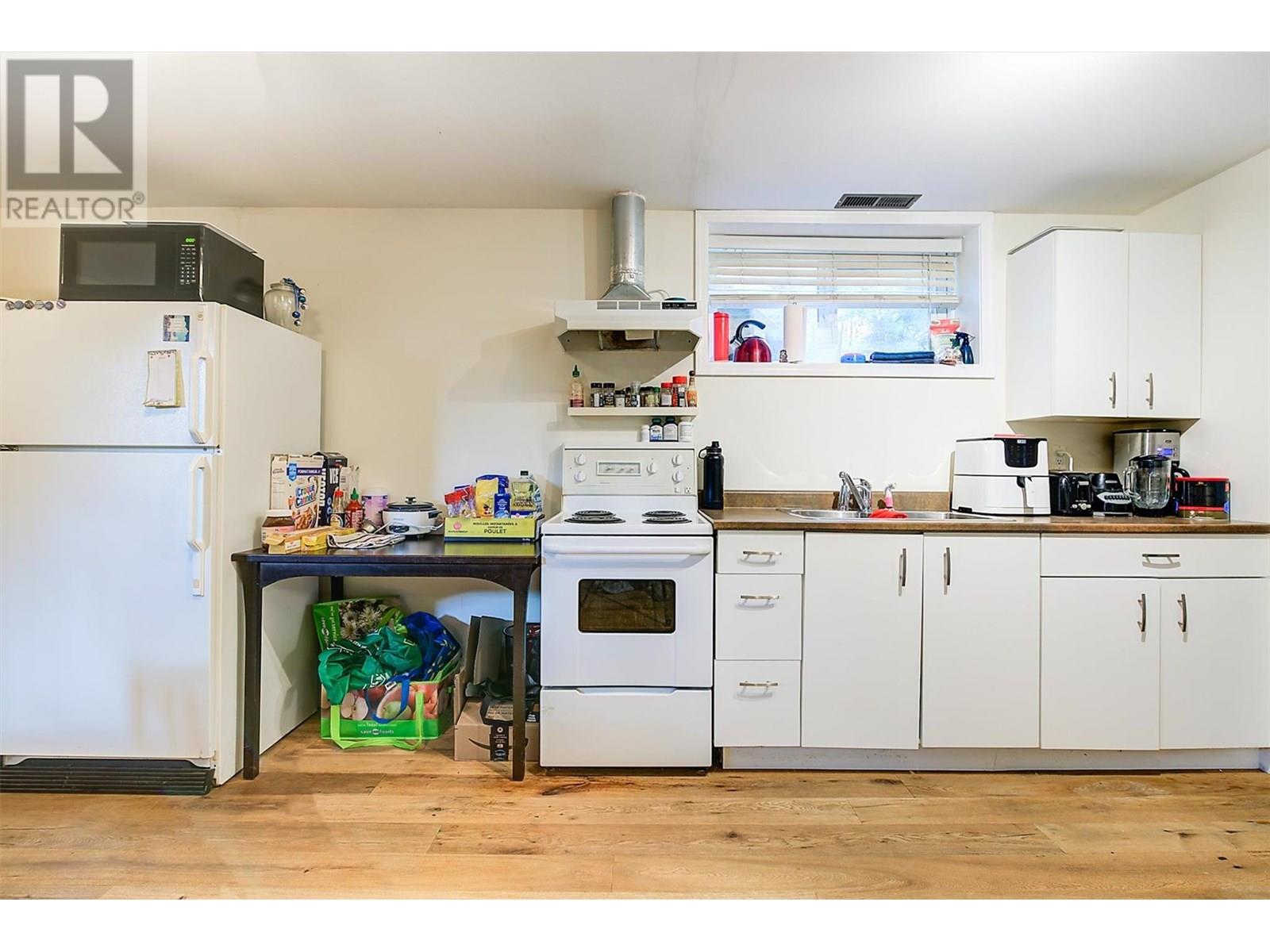  184 Snowsell Street North, Kelowna