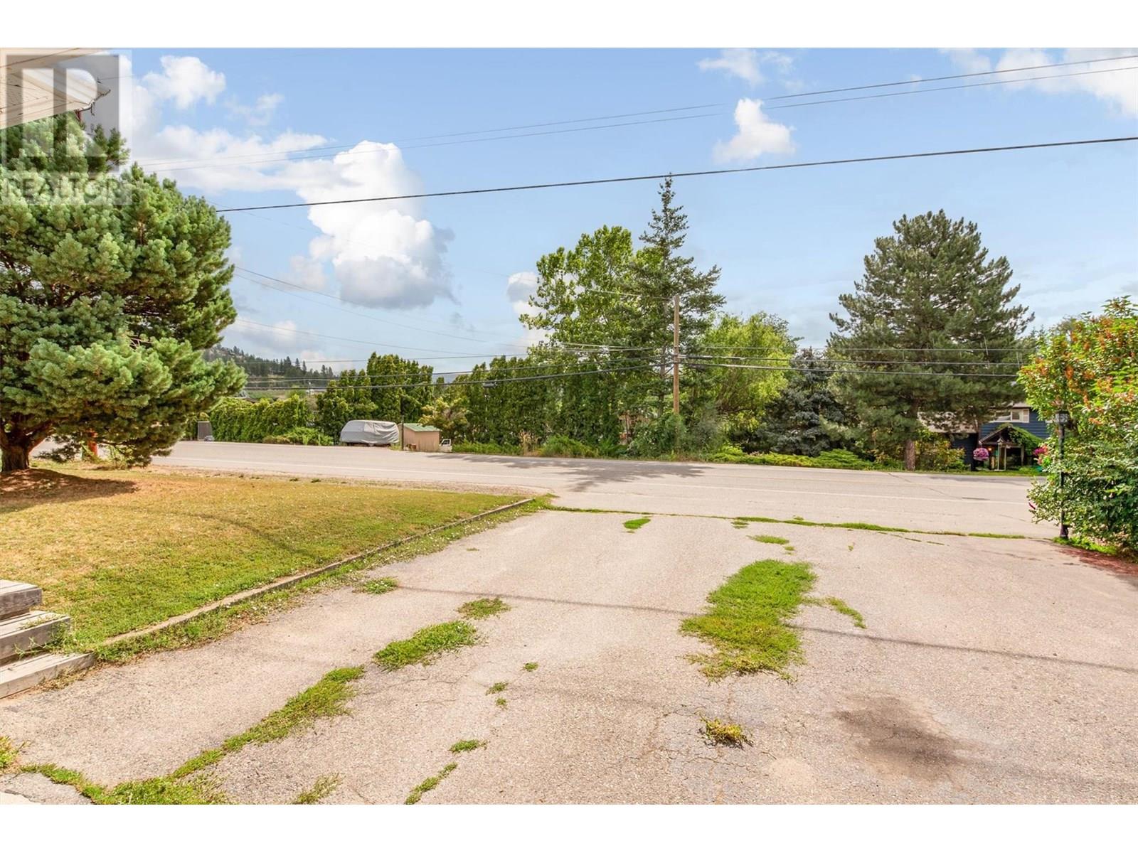  184 Snowsell Street North, Kelowna
