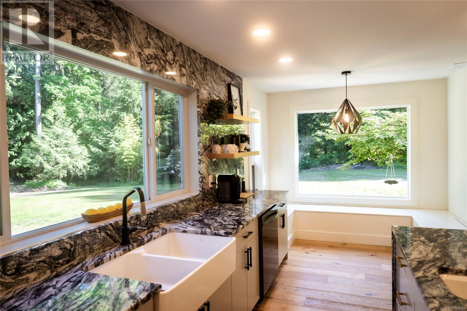 6866 Doumont Rd, Nanaimo