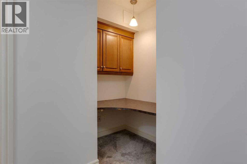 Single Family House for Sale in    Avenue SW Downtown Commercial Core Calgary 