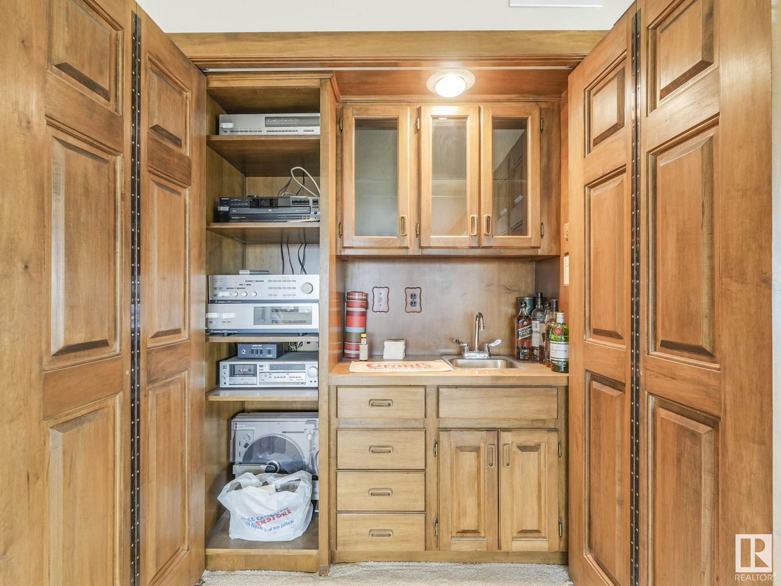 Photo 20 of 1902 9929 Saskatchewan Dr Nw, Edmonton AB