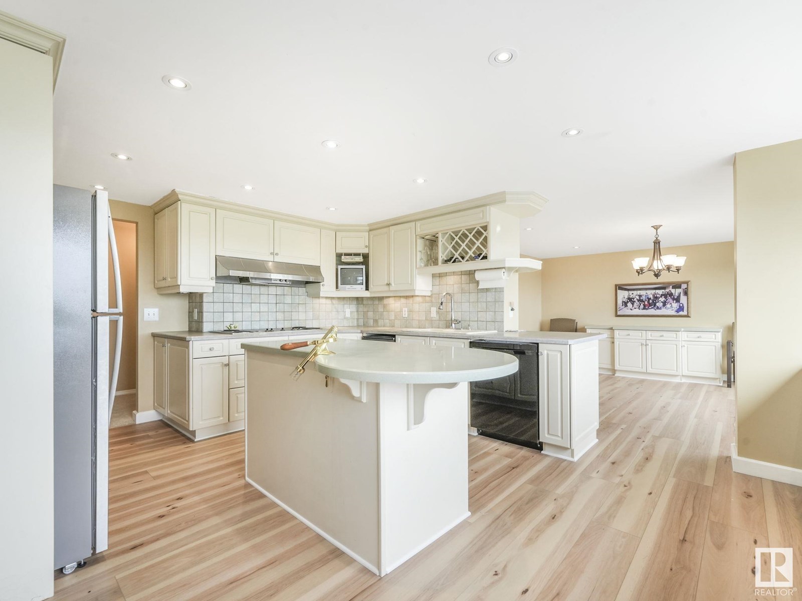 Photo 23 of 1902 9929 Saskatchewan Dr Nw, Edmonton AB