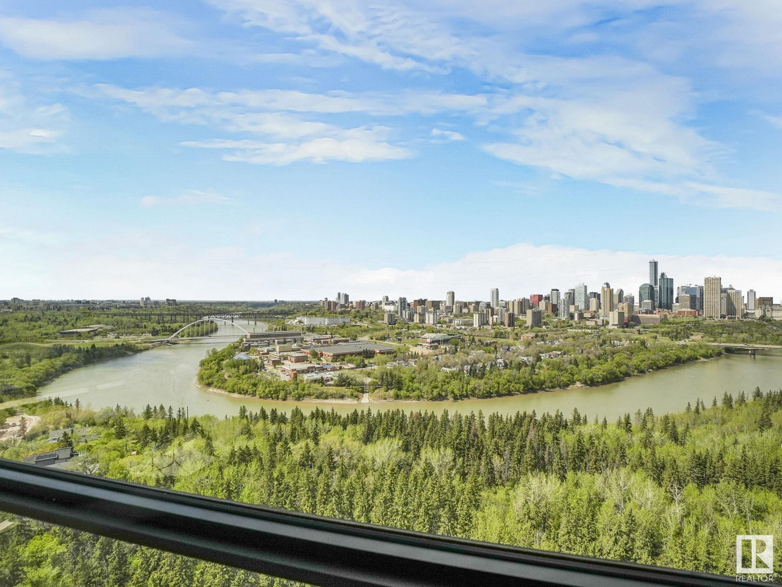 Photo 4 of 1902 9929 Saskatchewan Dr Nw, Edmonton AB