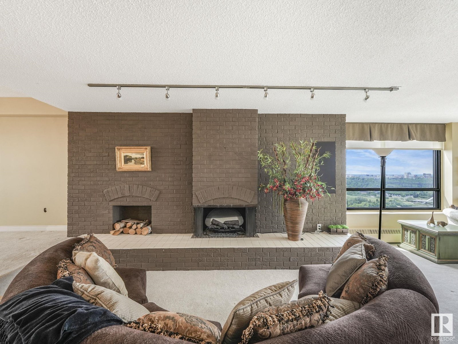 Photo 12 of 1902 9929 Saskatchewan Dr Nw, Edmonton AB