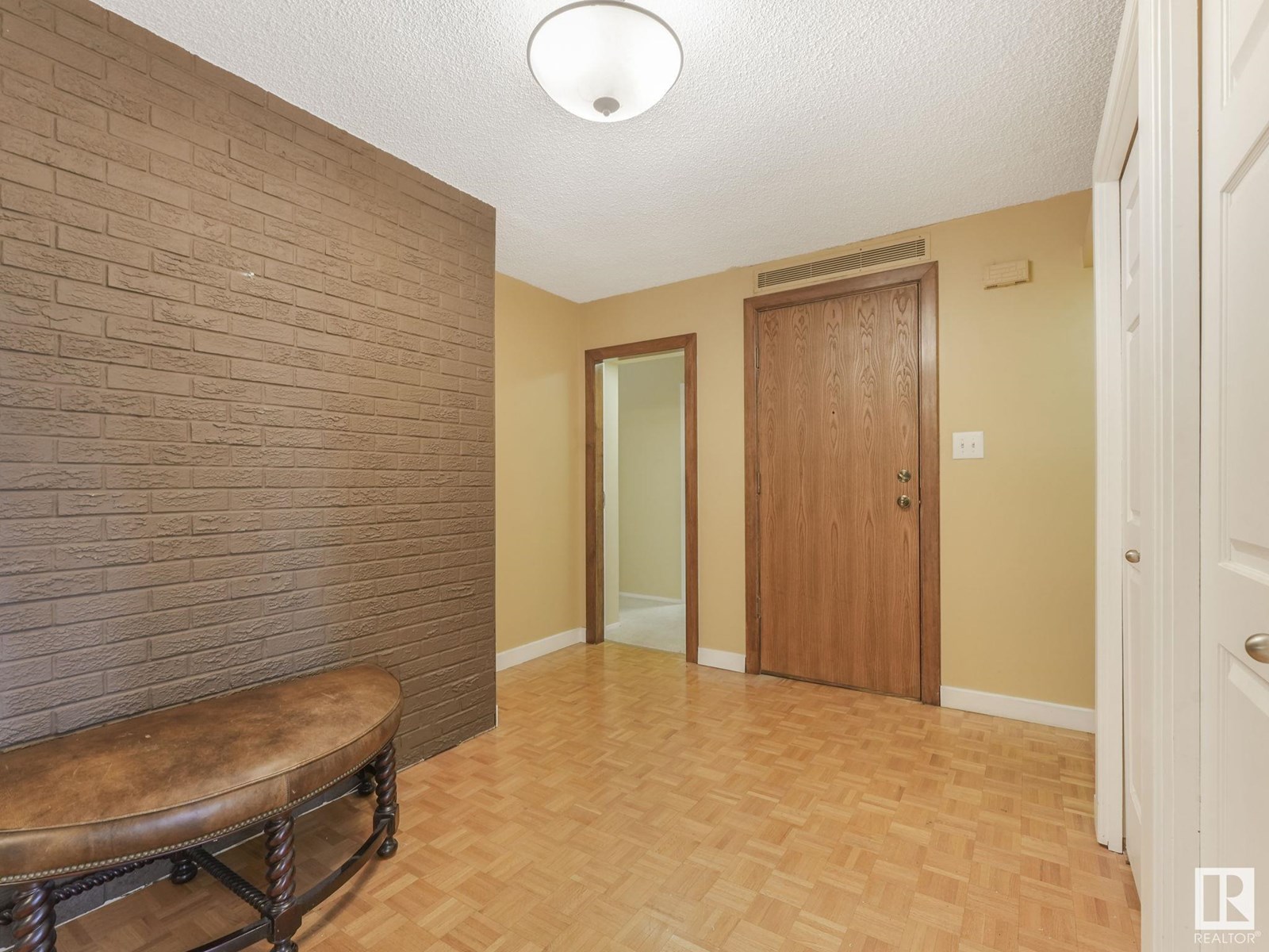 Photo 5 of 1902 9929 Saskatchewan Dr Nw, Edmonton AB
