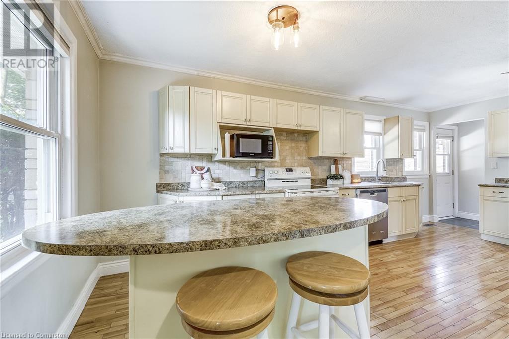 Photo 17 of 1216 De Quincy Crescent, Burlington ON