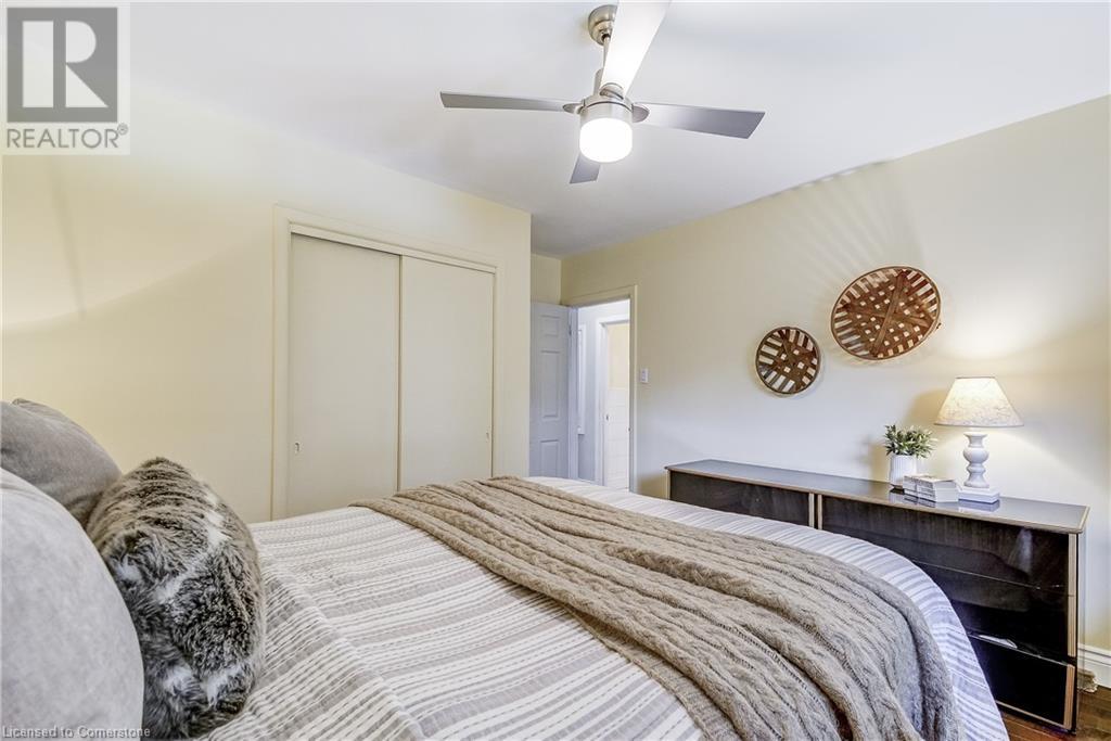 Photo 25 of 1216 De Quincy Crescent, Burlington ON
