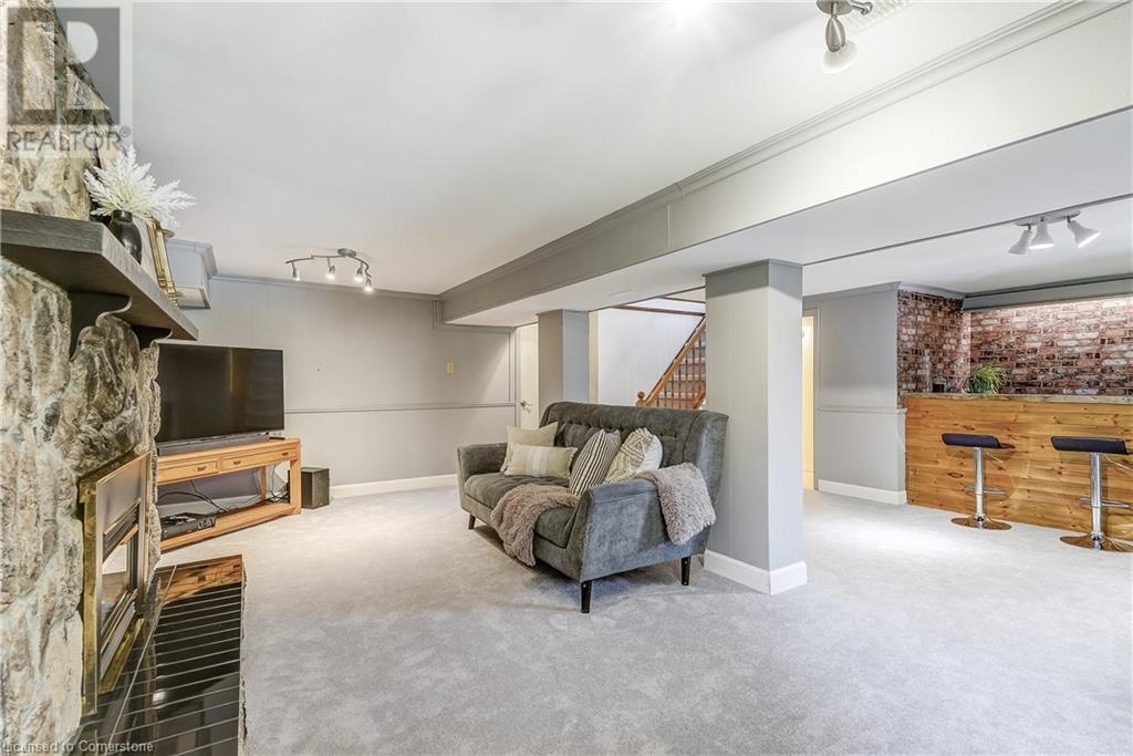 Photo 35 of 1216 De Quincy Crescent, Burlington ON