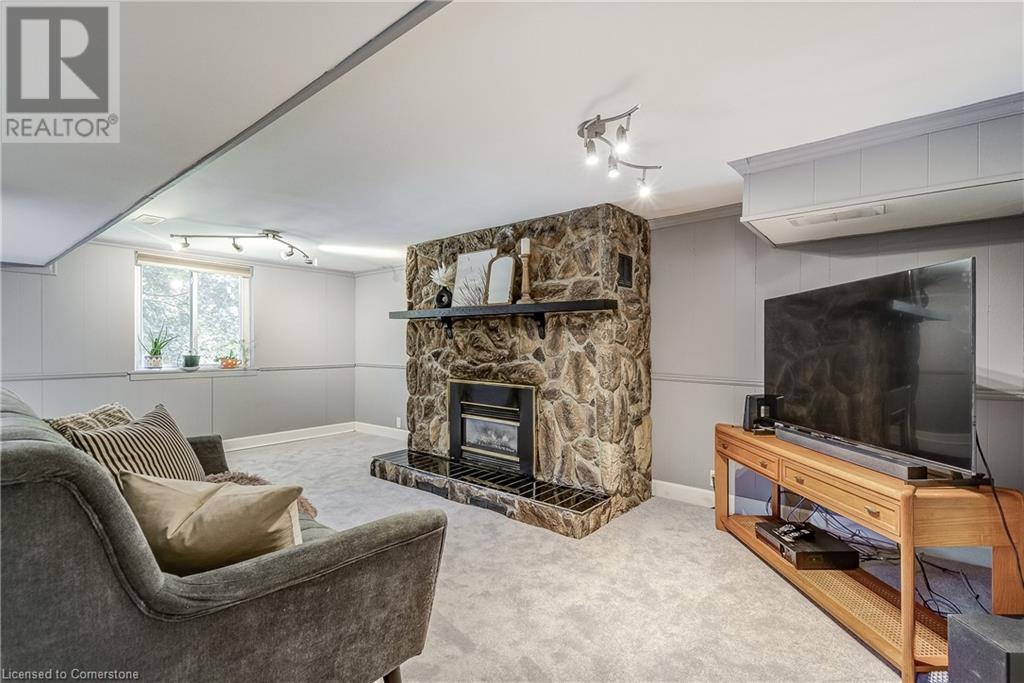 Photo 36 of 1216 De Quincy Crescent, Burlington ON