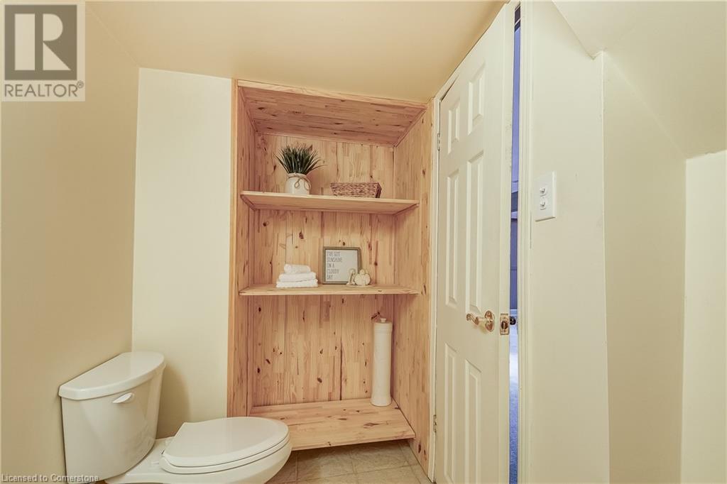 Photo 38 of 1216 De Quincy Crescent, Burlington ON