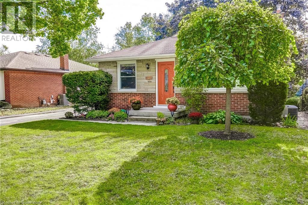 Photo 4 of 1216 De Quincy Crescent, Burlington ON