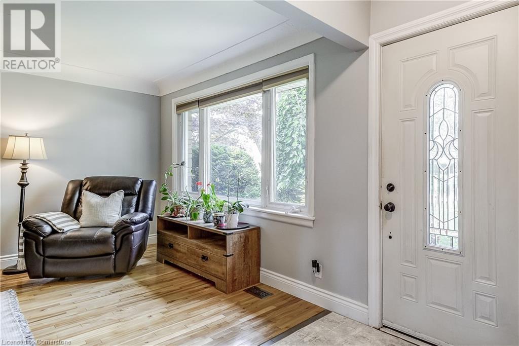 Photo 7 of 1216 De Quincy Crescent, Burlington ON