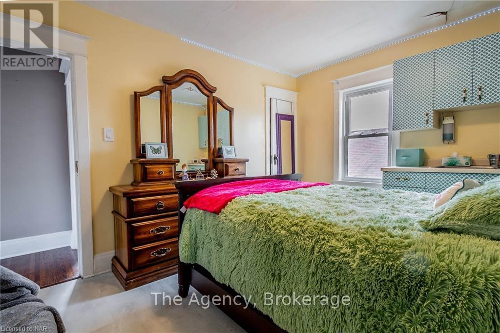 Photo 21 of 17 Wilton Avenue, Welland ON