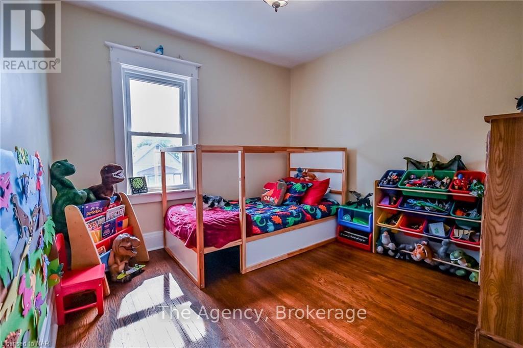 Photo 36 of 17 Wilton Avenue, Welland ON
