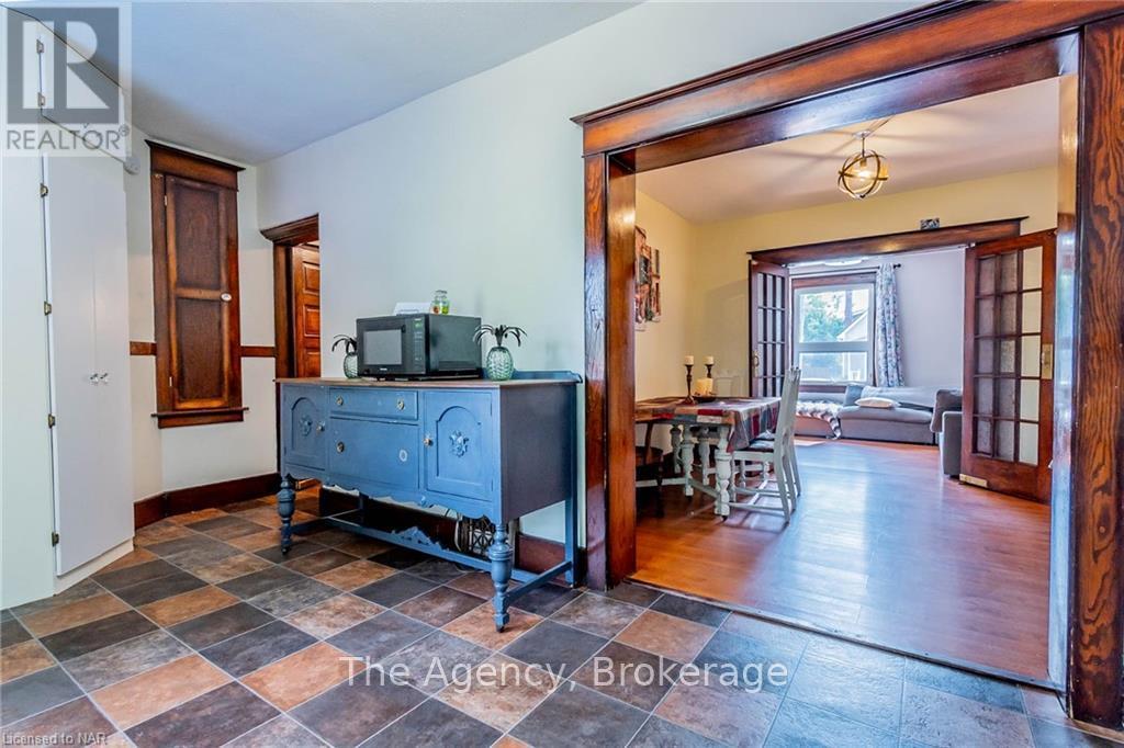 Photo 3 of 17 Wilton Avenue, Welland ON