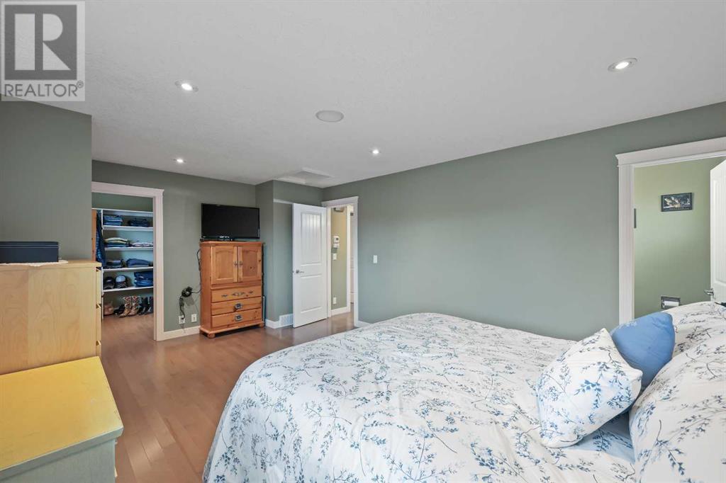 Single Family House Bungalow for Sale in  Pinetree Crescent NE Pineridge Calgary 