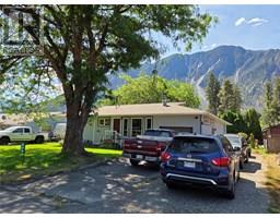  609 11th Avenue, Keremeos