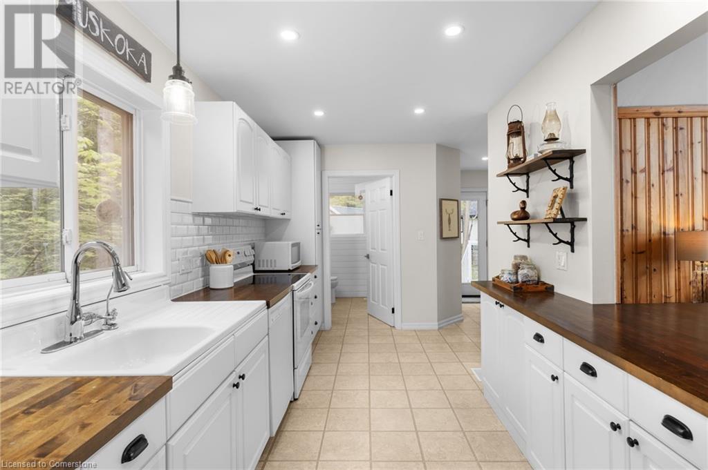Photo 4 of 1166 North Shore Drive Unit 3, Gravenhurst ON
