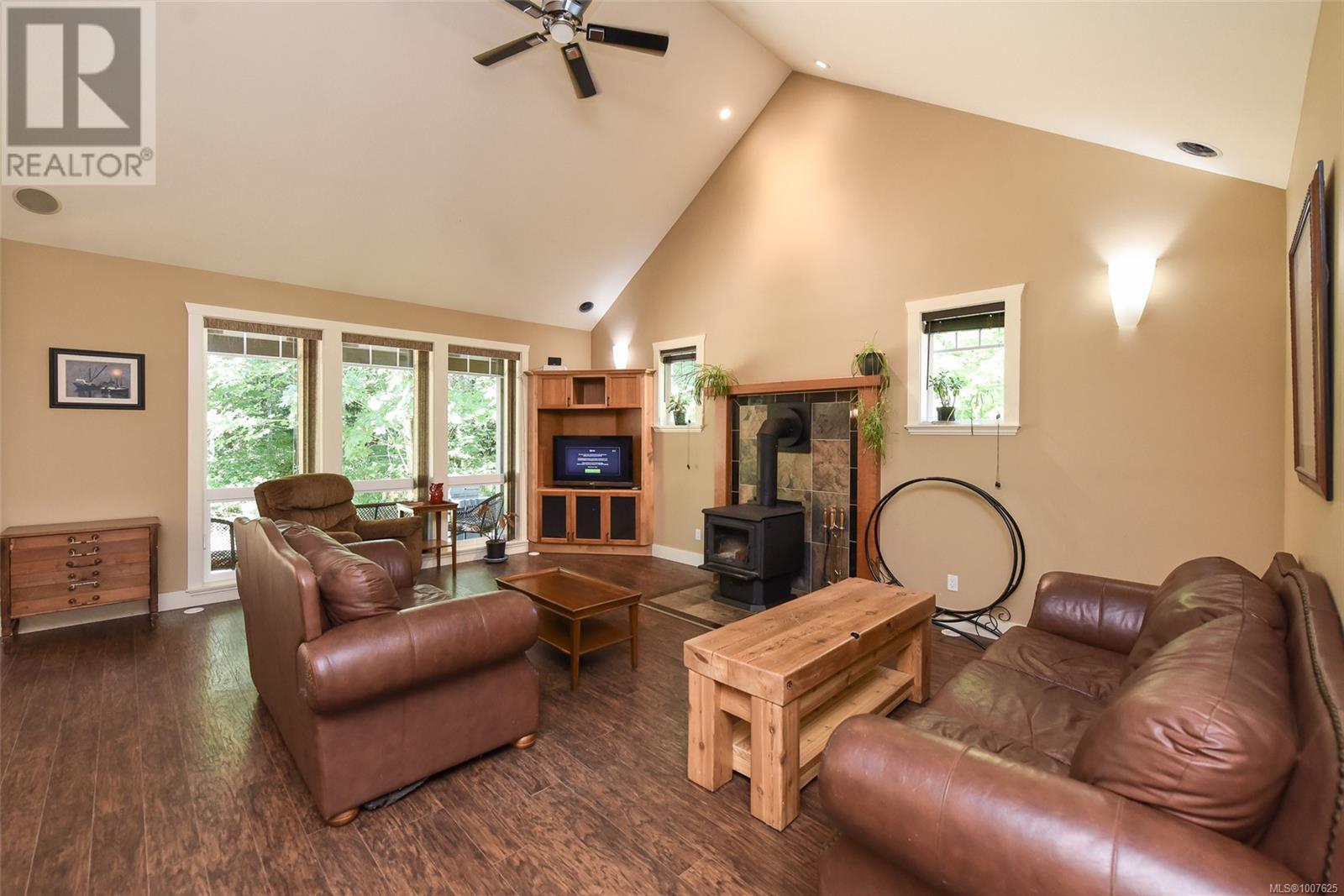 Photo 18 of 3476 3470 Heather Rd, Black Creek BC