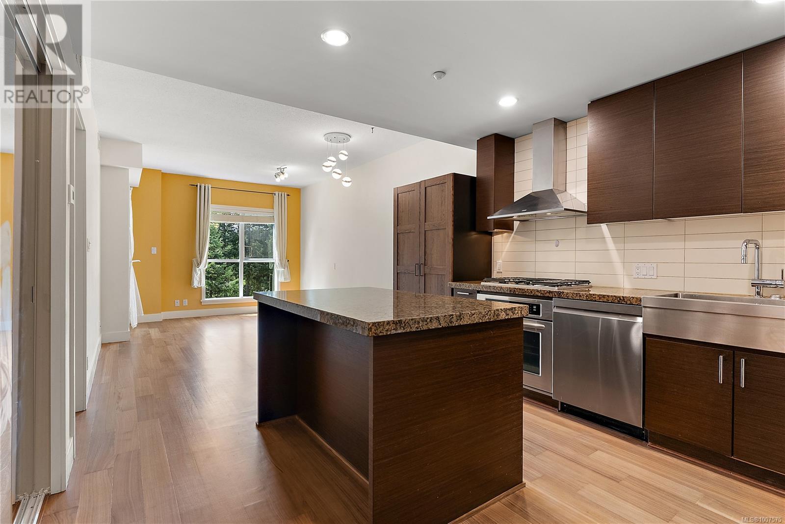 Photo 10 of 419 1400 Lynburne Pl, Langford BC
