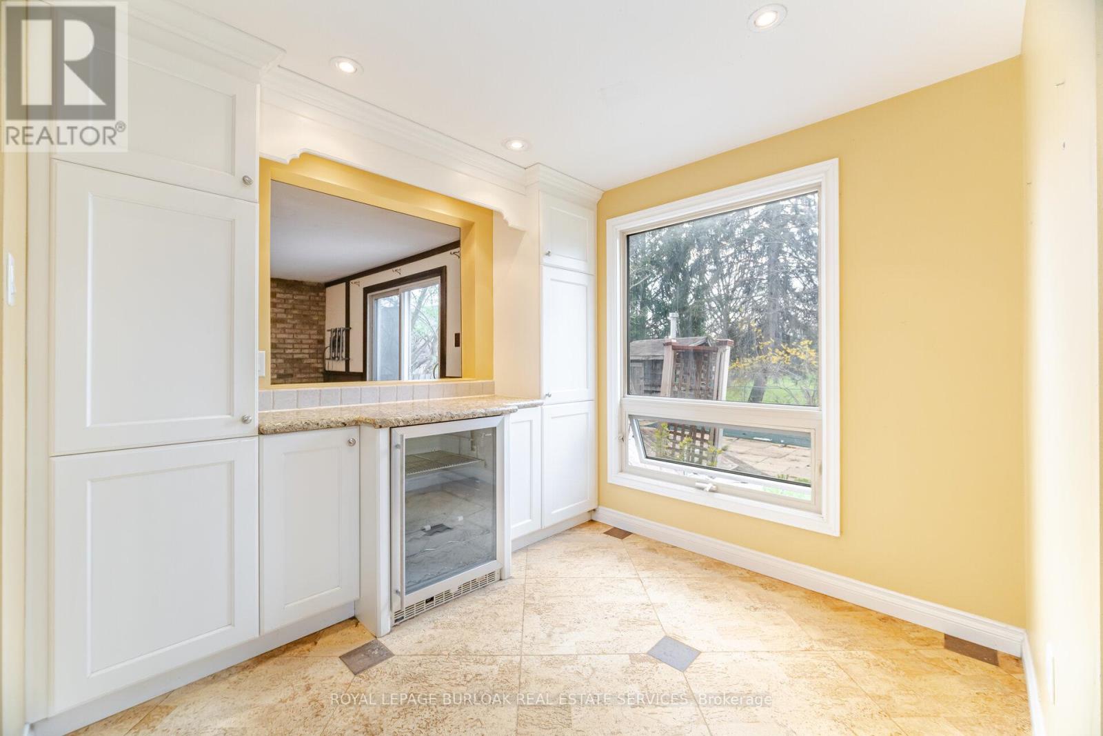 Photo 26 of 204 Arichat Road, Oakville ON