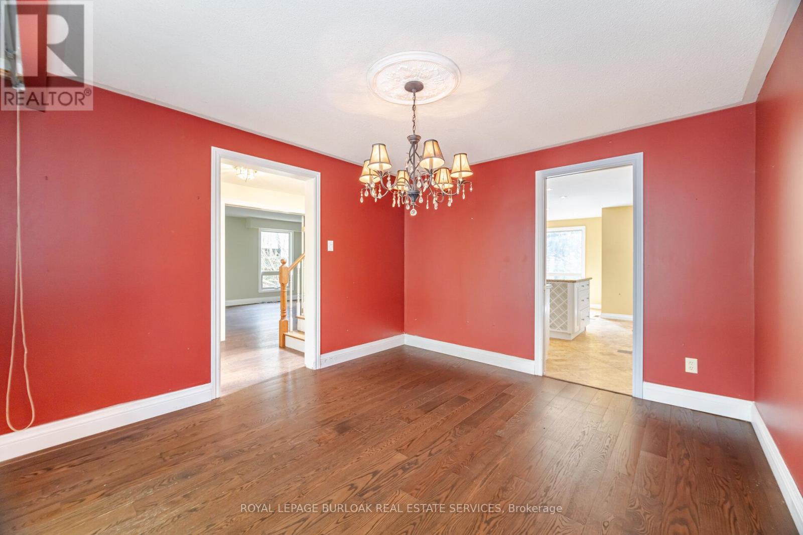 Photo 3 of 204 Arichat Road, Oakville ON