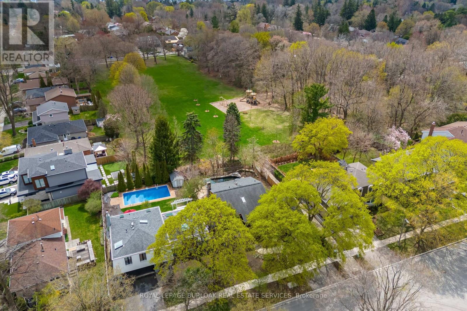 Photo 47 of 204 Arichat Road, Oakville ON