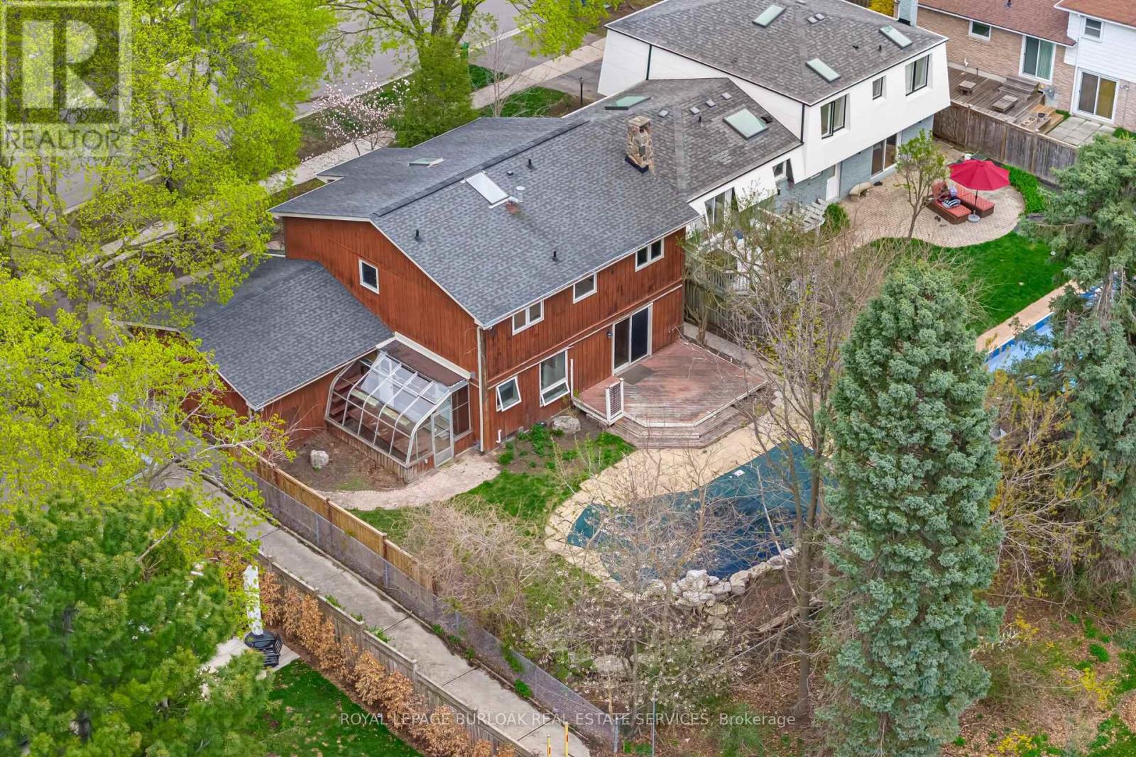 Photo 9 of 204 Arichat Road, Oakville ON
