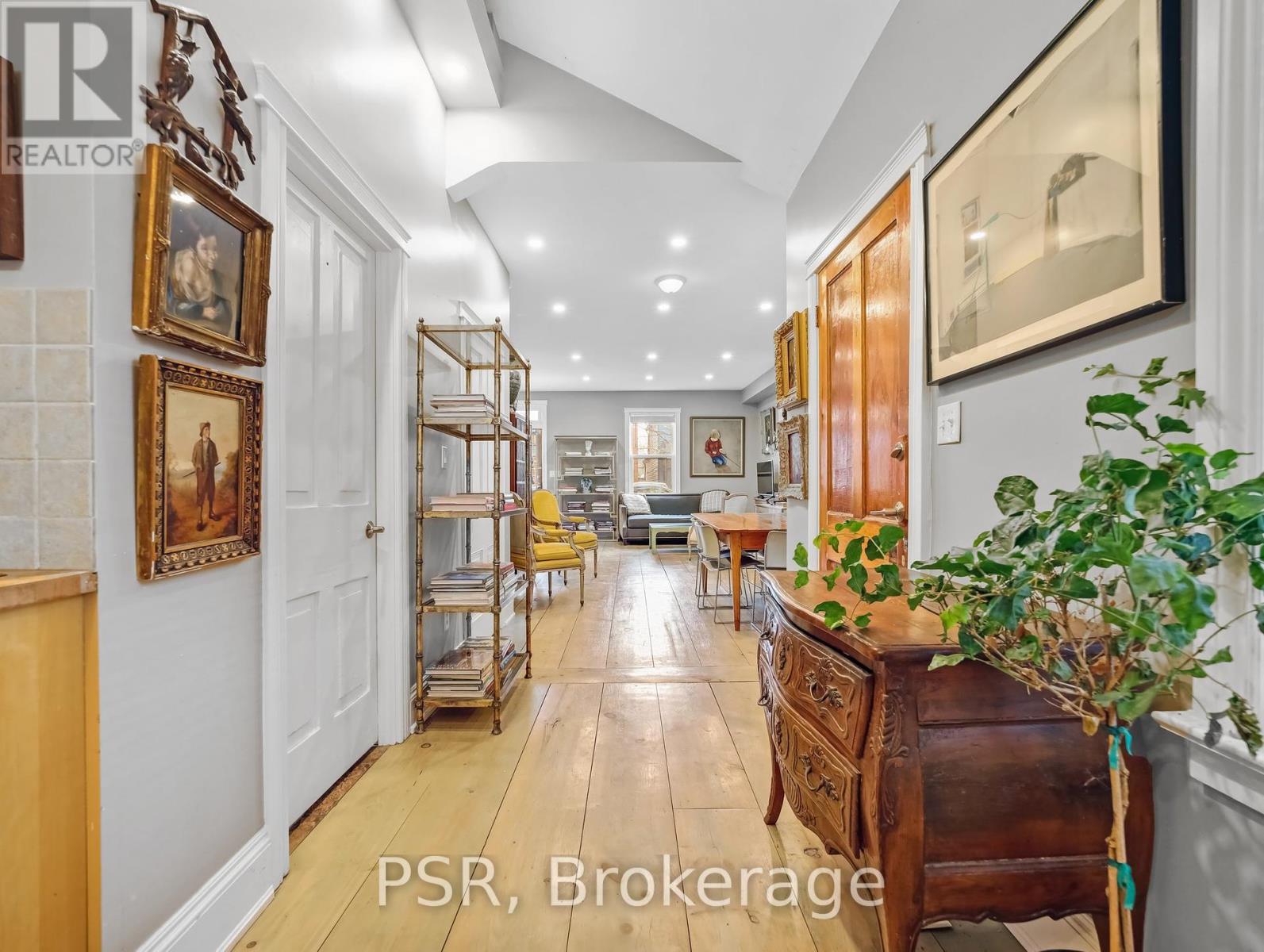 Photo 11 of 80 Ferrie Street W, Hamilton ON
