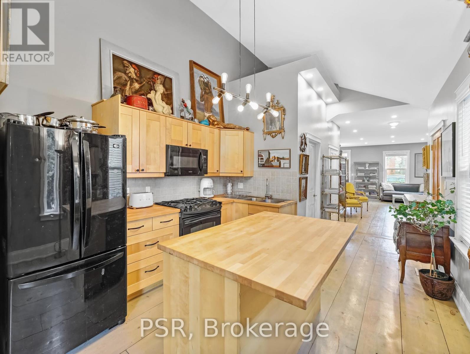 Photo 13 of 80 Ferrie Street W, Hamilton ON