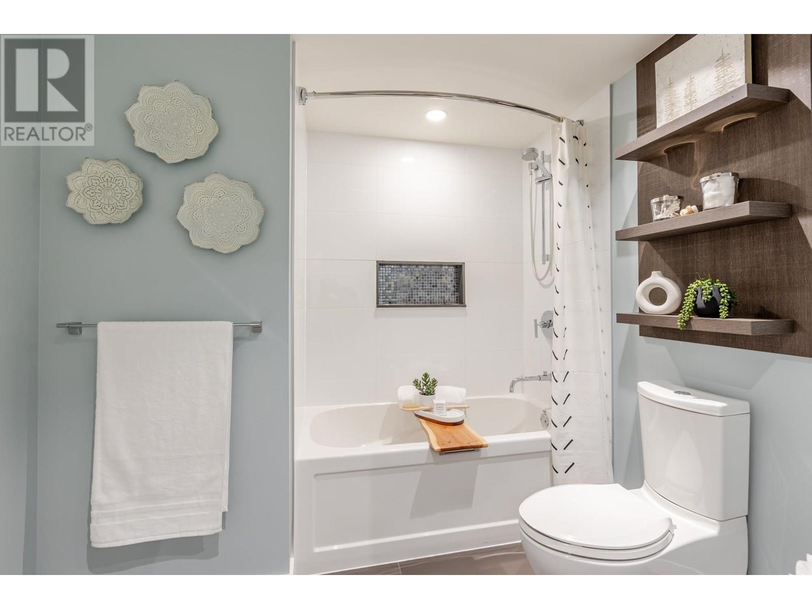 Photo 21 of 1008 3007 Glen Drive, Coquitlam BC
