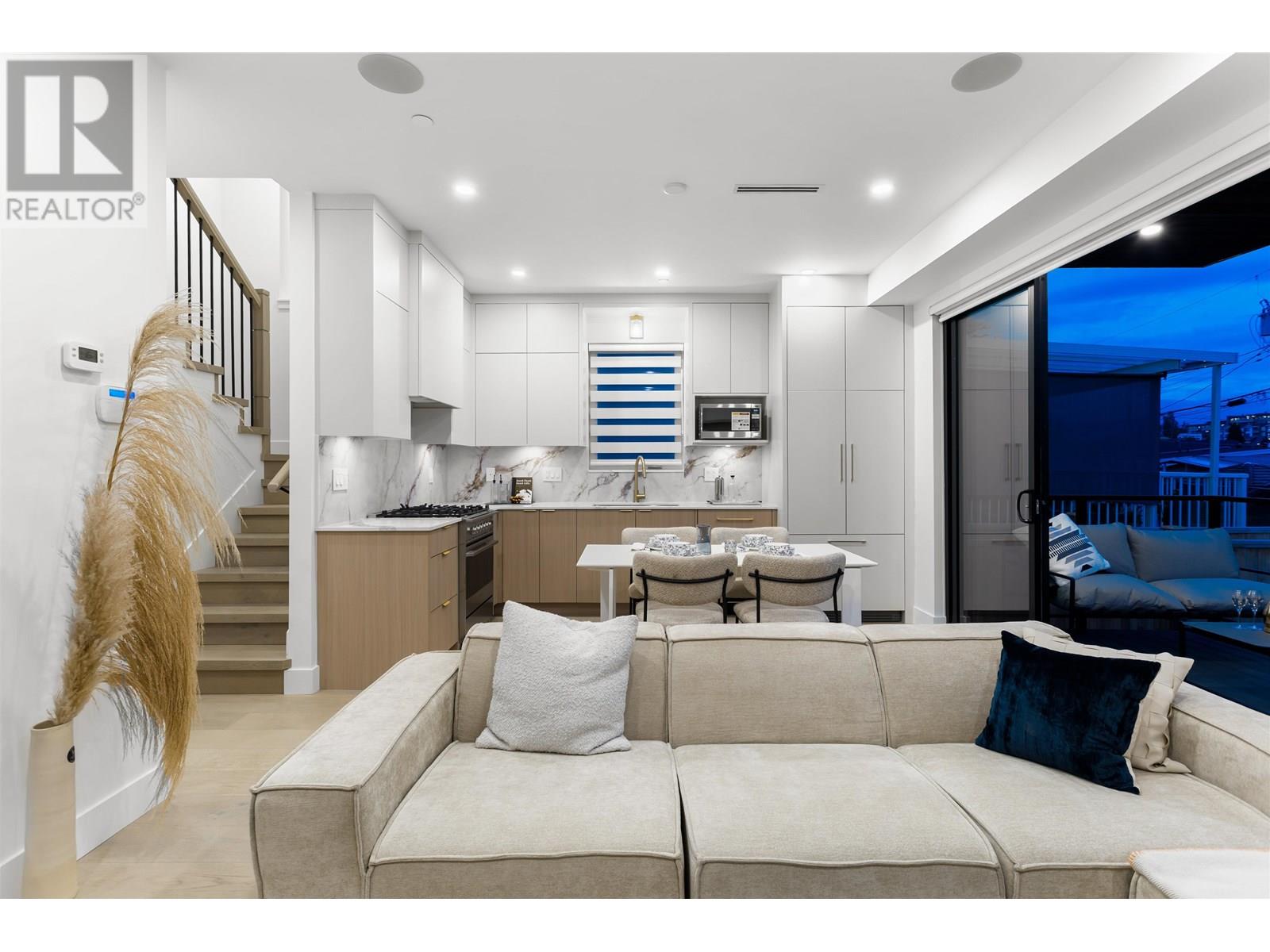 Photo 4 of 2 4176 Balkan Street, Vancouver BC
