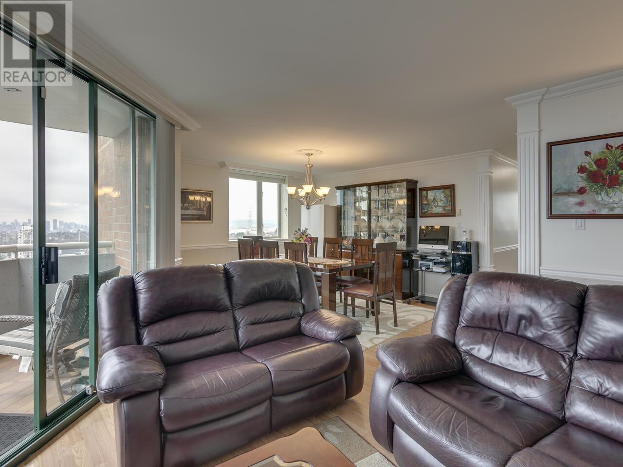 Photo 12 of 902 3920 Hastings Street, Burnaby BC