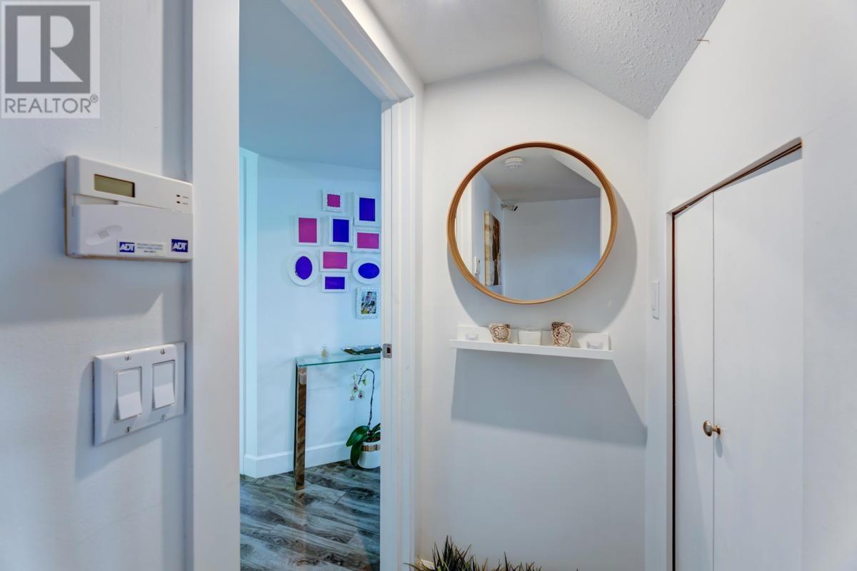 Photo 7 of 11390 Harrison Street, Maple Ridge BC