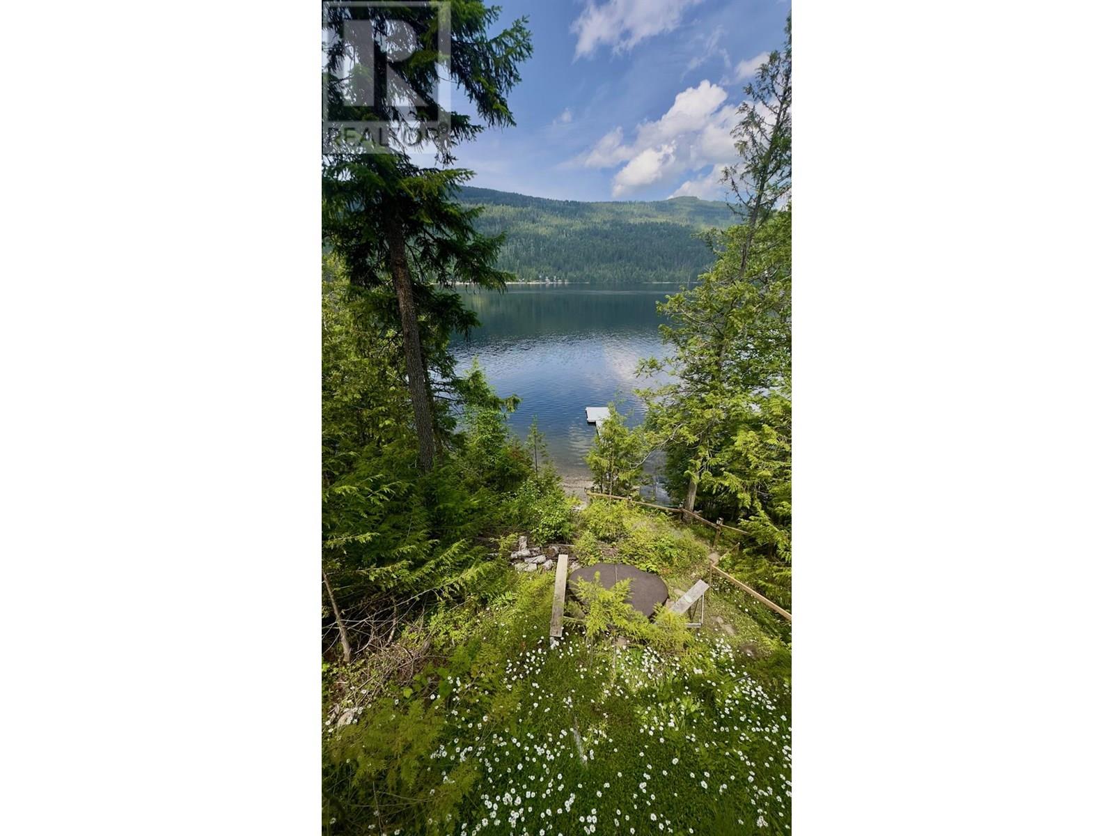 5241 EAST BARRIERE  FSR Road, Barriere